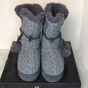 Bearpaw Trista charcoal grey size 10.  New